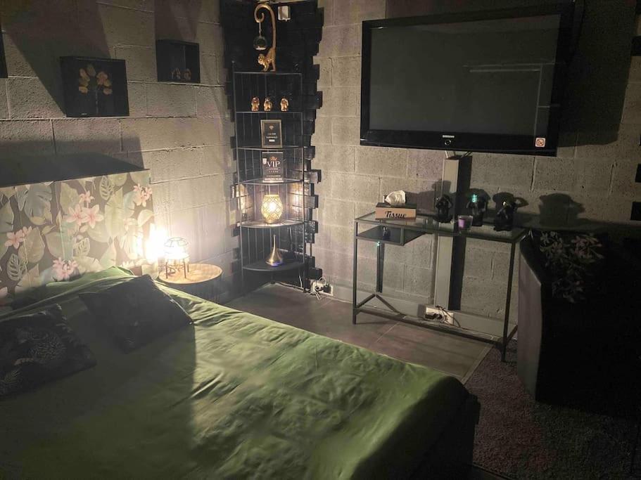 Vip Lounge Appartement Avec Jacuzzi Et Jardin Andenne Eksteriør bilde