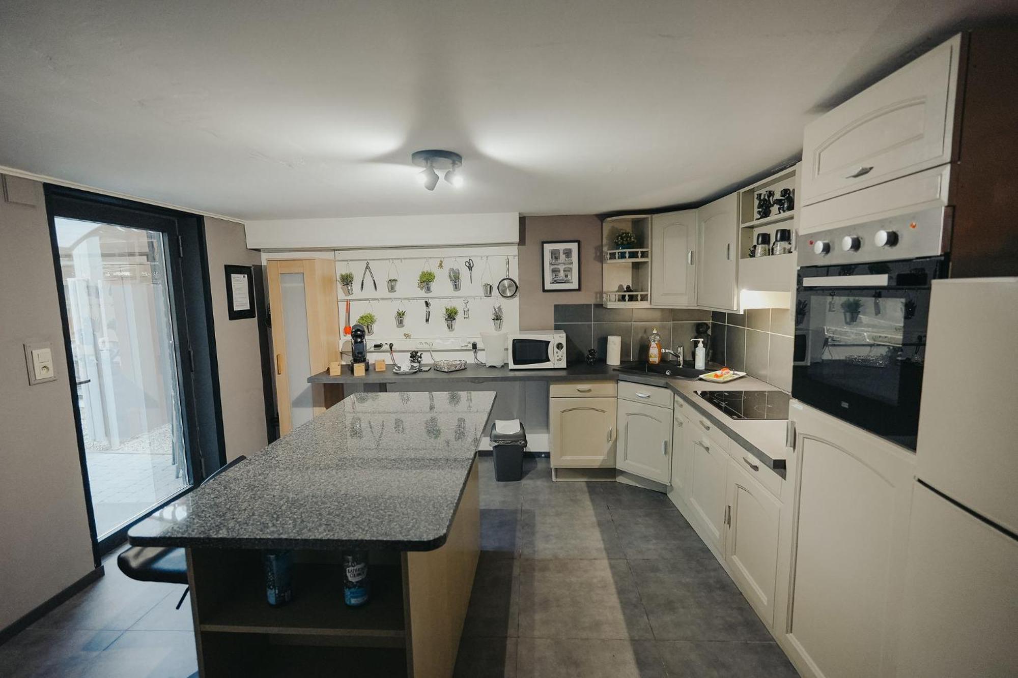 Vip Lounge Appartement Avec Jacuzzi Et Jardin Andenne Eksteriør bilde