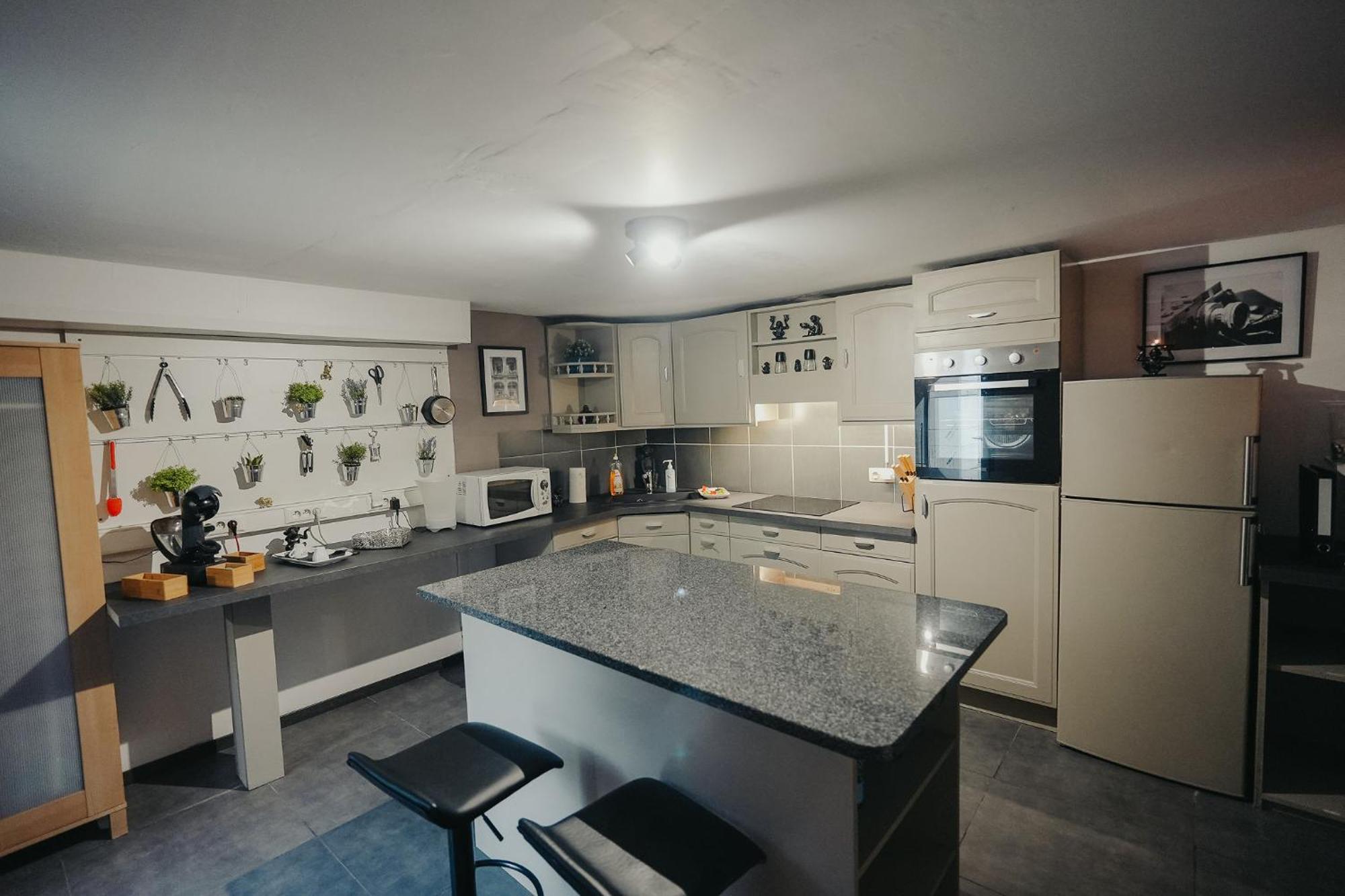 Vip Lounge Appartement Avec Jacuzzi Et Jardin Andenne Eksteriør bilde